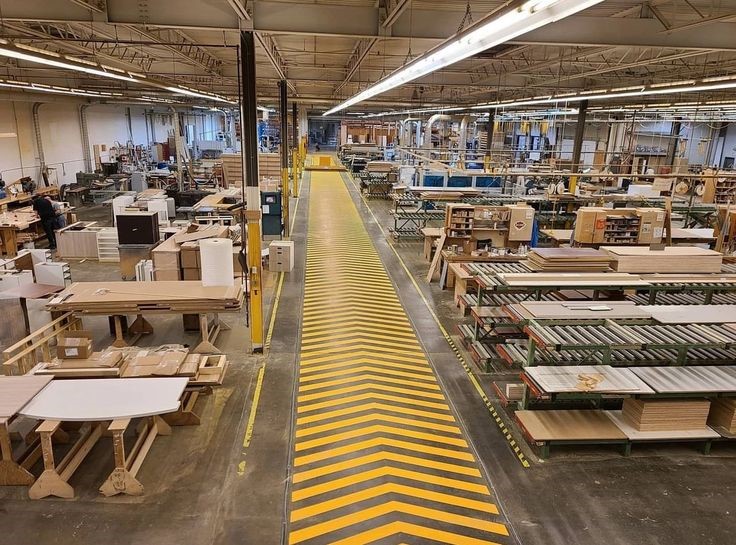 lots of space to create quality, one of a kind designs! 👷